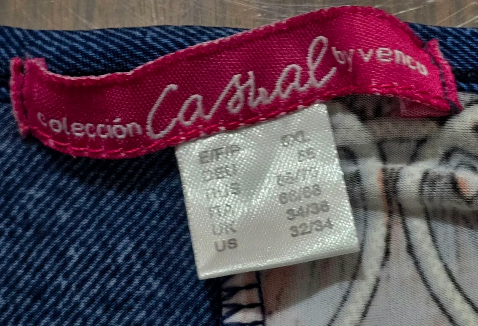 Vestido azul estampado con cremallera en el escote – photo 5
